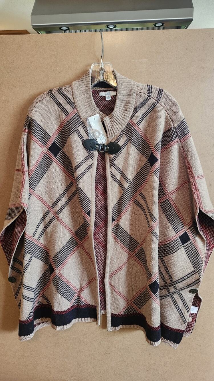NWT Croft & Barrow Plaid Poncho Sweater Wrap Cape Tan Burgundy Knit L/XL J6